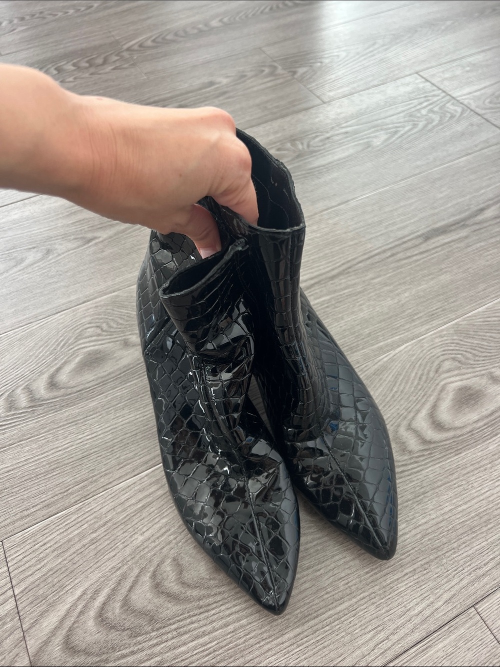 Dolce vita Black Croc-Embossed Pointed-Toe Women’s Ankle Boots